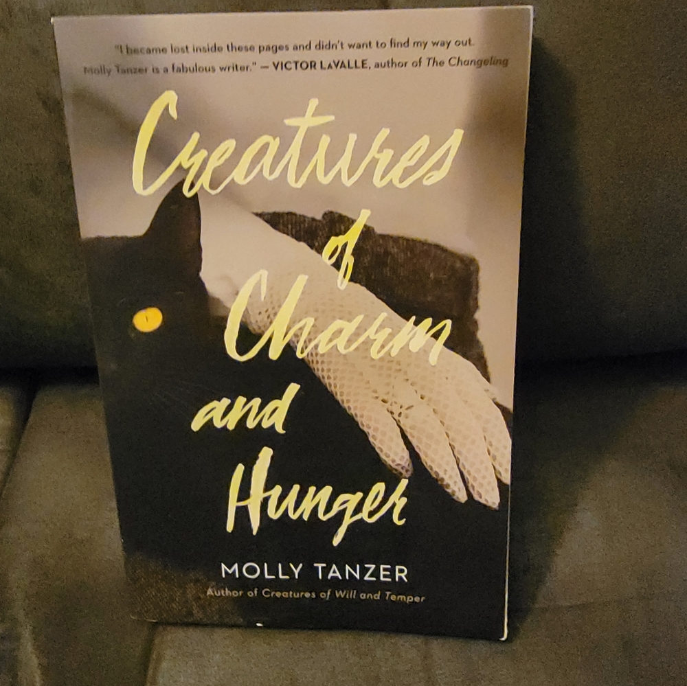 Creatures Of Charm And Hunger (The Diabolist's Library, 3) Paperbook‎